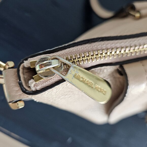 Michael Kors crossbody satchel - Picture 7 of 15